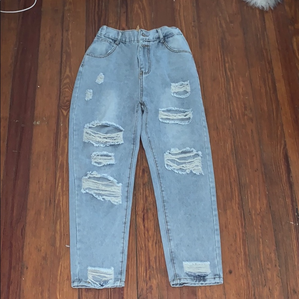 Light wash ripped mom jeans